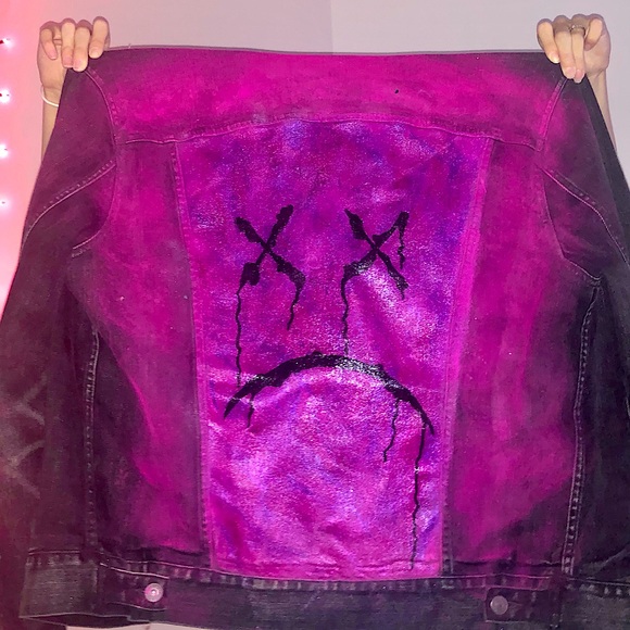 Custom American Eagle jacket designed with acrylic paints. - Picture 1 of 3